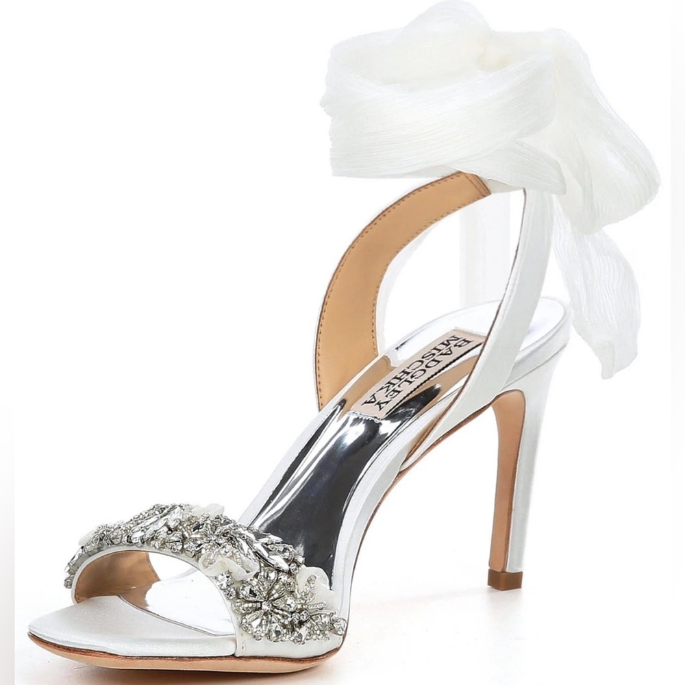 New Badgley Mischka Bobbie Bow Strap White Satin Crystal Heels Size 6